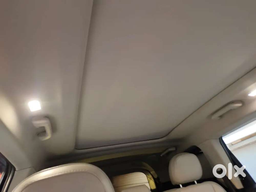 Mahindra Xuv700 2023 Diesel 98000 Km Driven