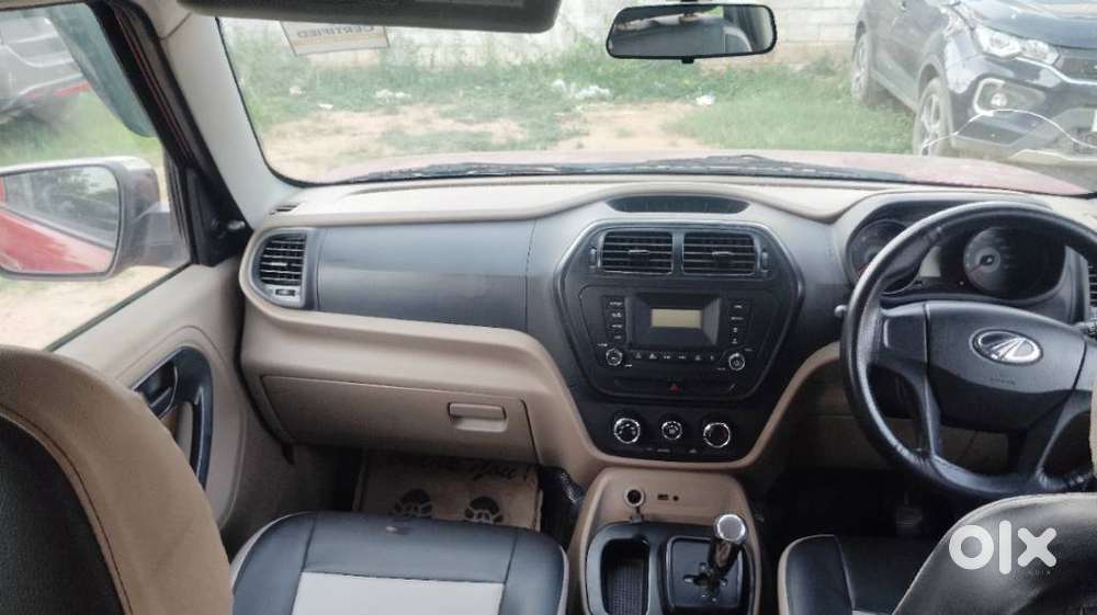 Mahindra Tuv 300 T6 Plus Amt, 2016, Diesel