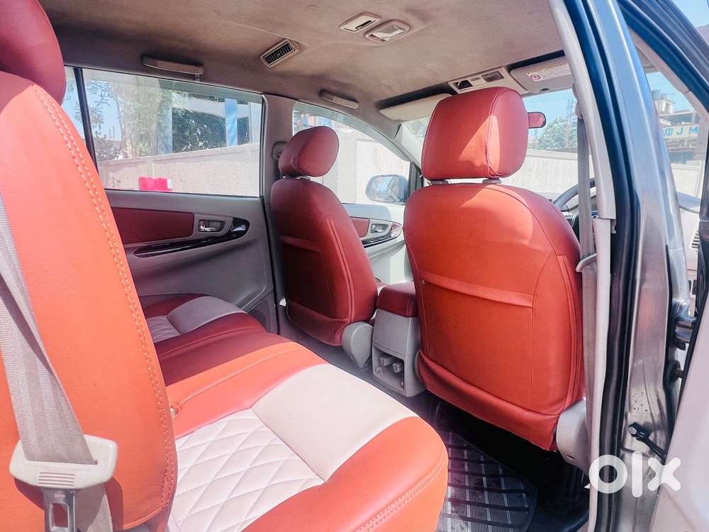 Toyota Innova 2.5 V 8 Str, 2013, Diesel