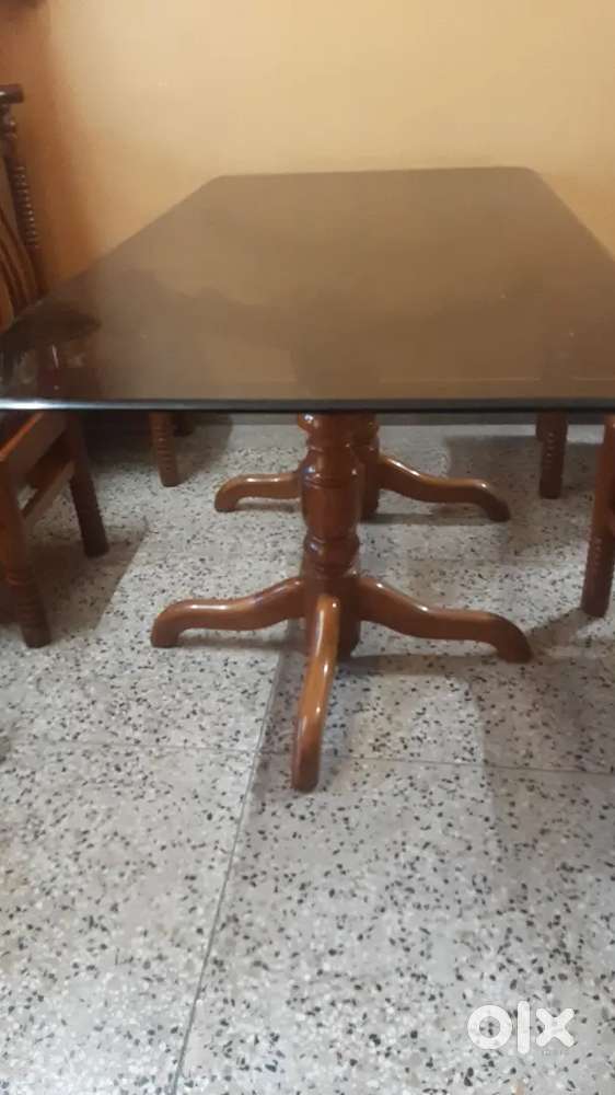 Dining table sisam with glass top
