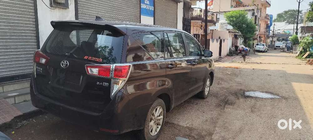 Toyota Innova Crysta 2016 Diesel 240000 Km Driven