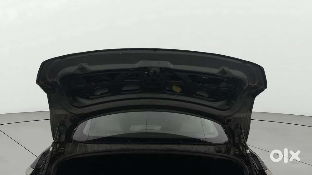 Tata Tigor Xe, 2021, Petrol