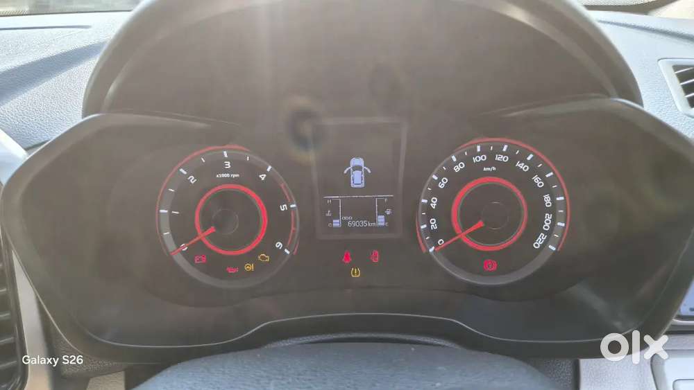 Xuv300 Top Modal Good And Wall Mantan And Sunroof Abhlable