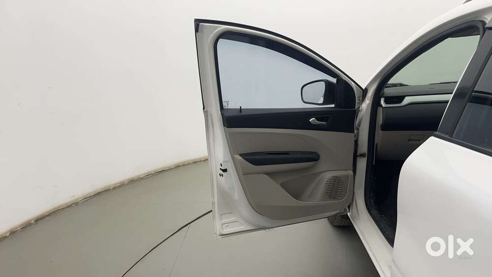 Renault Triber Rxz, 2022, Petrol