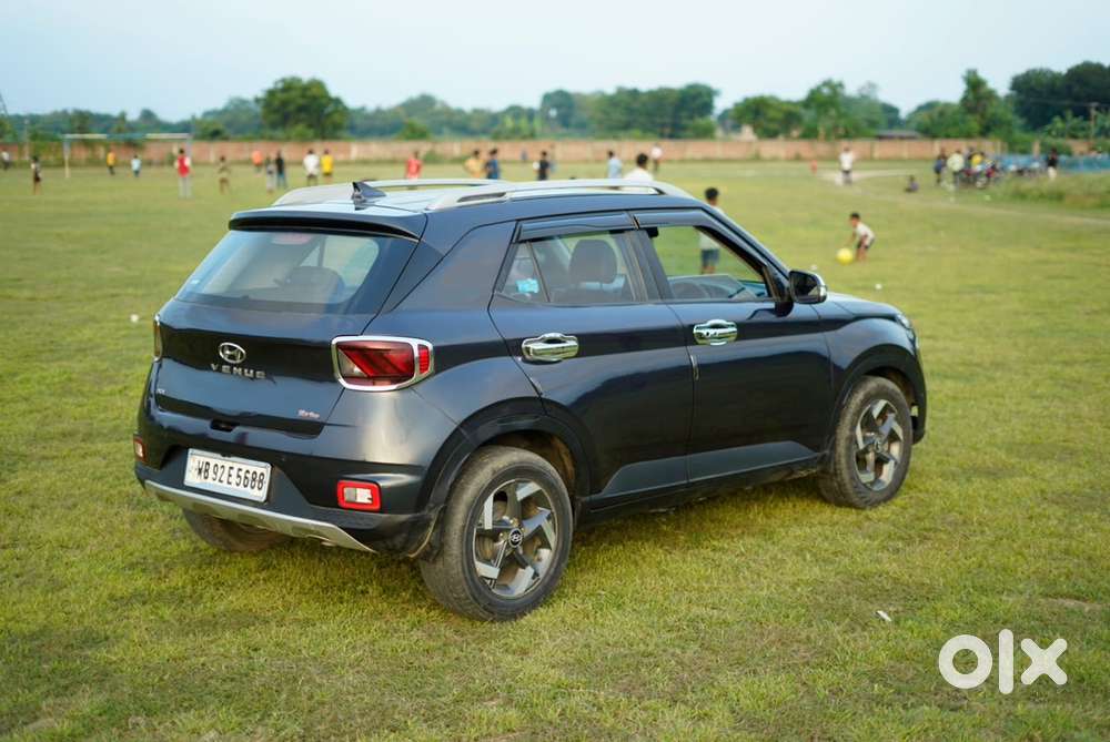 Hyundai Venue 2020 Petrol Well Maintained