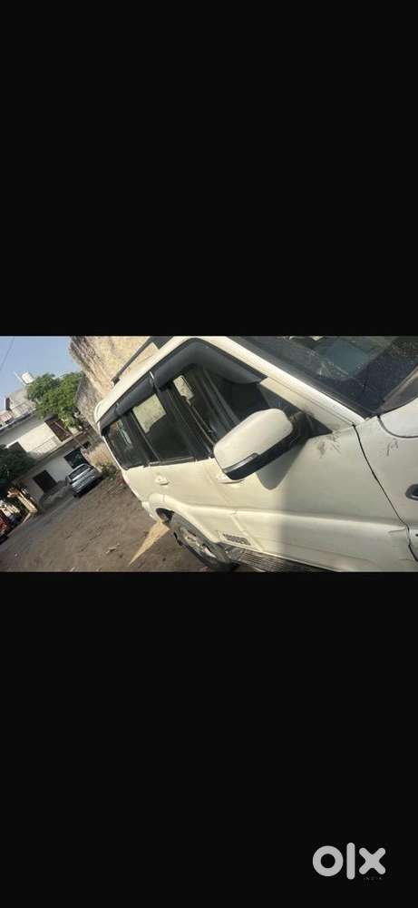 Mahindra Diesel 2015 Car