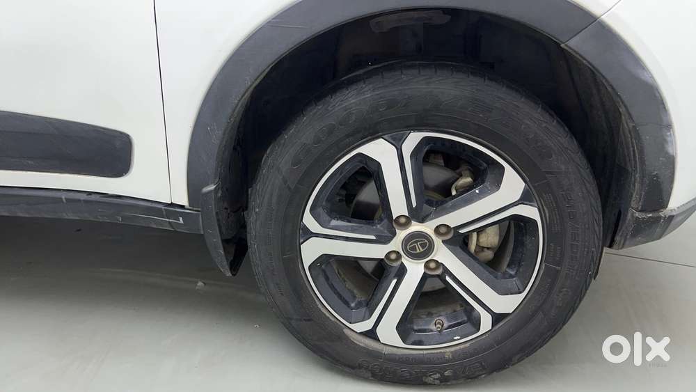Tata Nexon Xz Plus (hs), 2022, Petrol