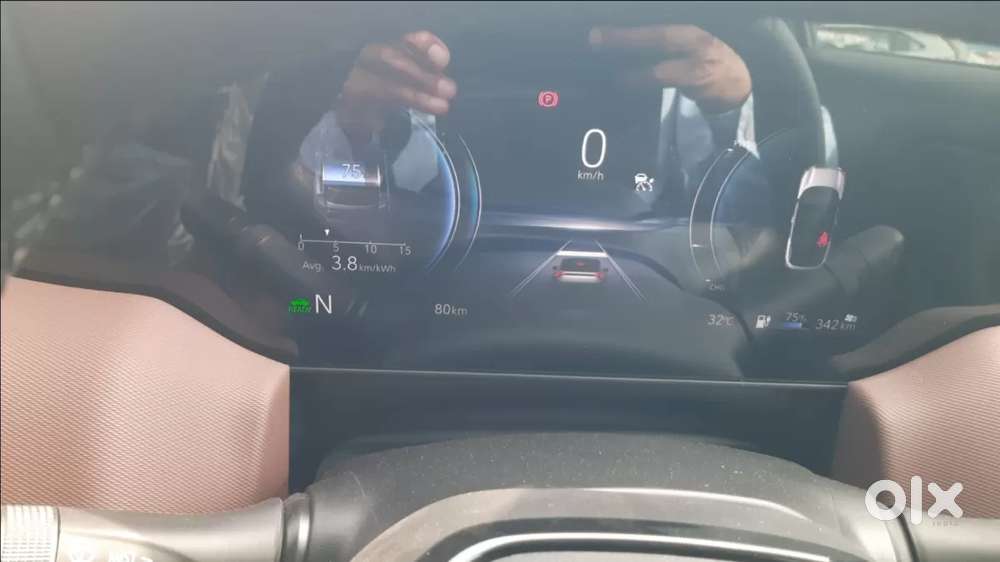Maruti Suzuki Grand Vitara 1.5 Alpha Plus Intelligent Hybrid Ecvt, 2..