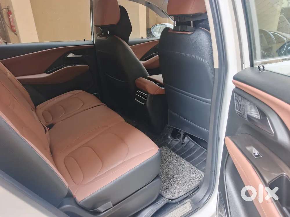 Mg Hector Plus Savvy 2023 Petrol Automatic