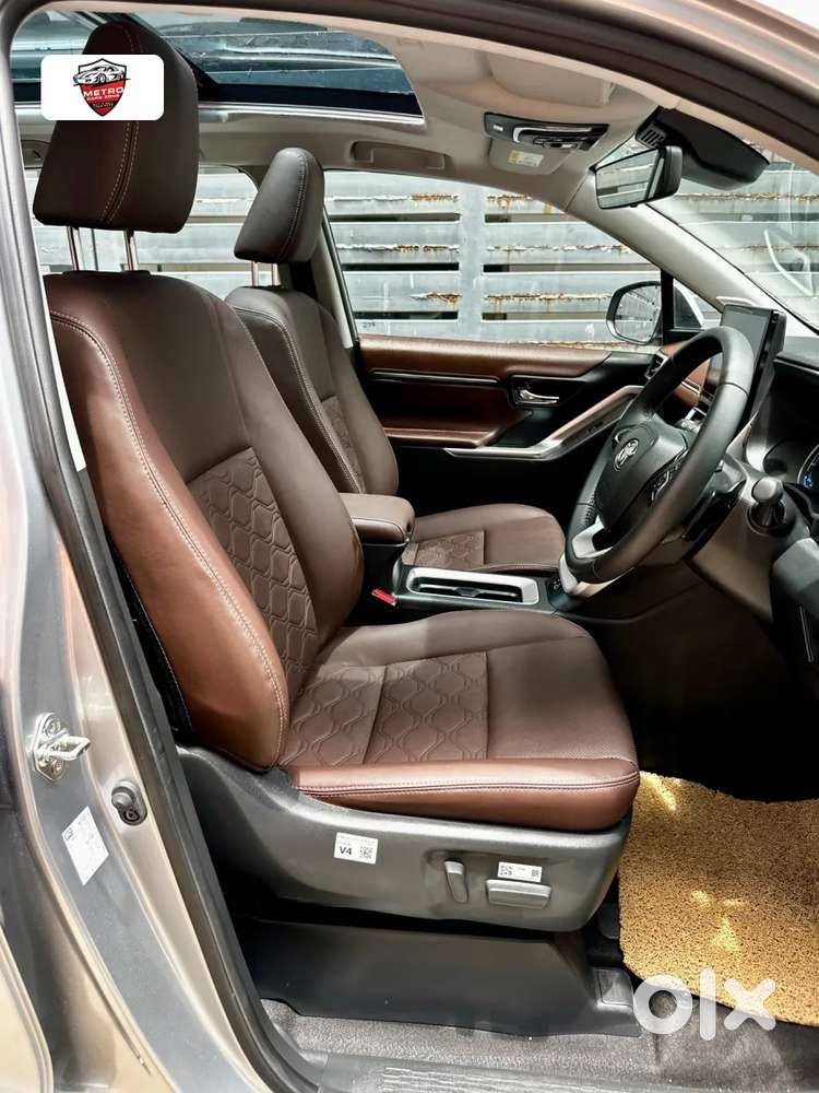 Toyota Innova Hycross 2.0 Zx (o) Hybrid 7 Str, 2025, Petrol