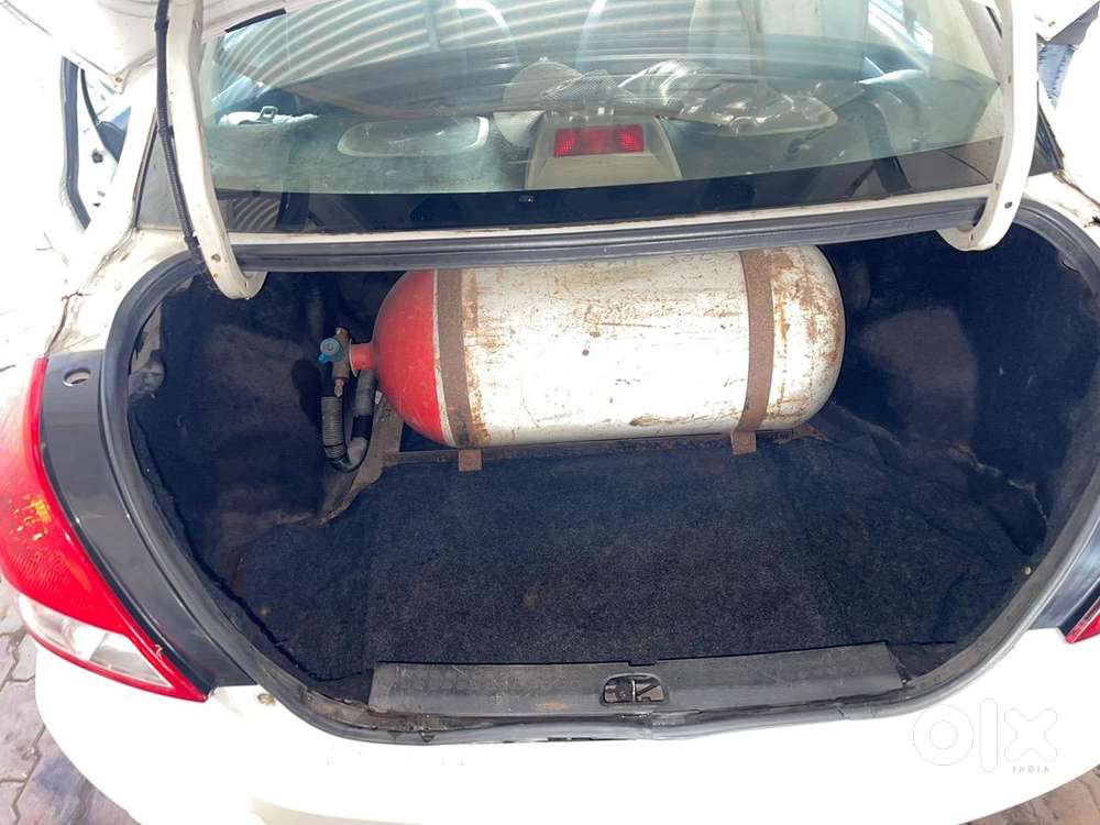 Maruti Suzuki Swift Dzire 2011 Cng