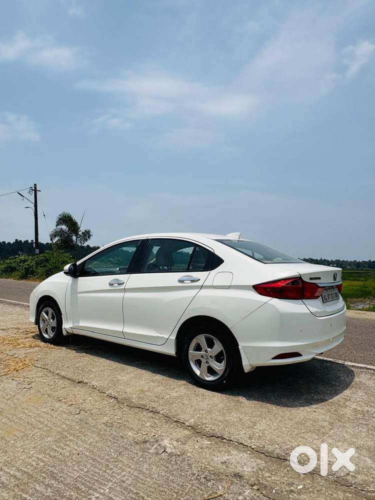 Honda City V At Sunroof, 2016, Petrol