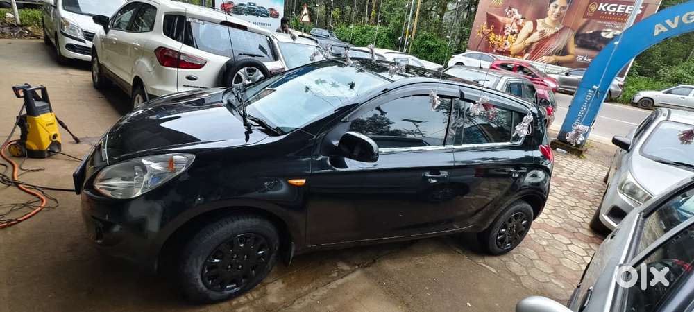 Hyundai I20 2009-2011 1.4 Asta (at), 2010, Petrol