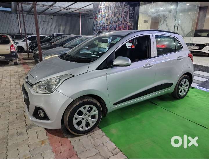 Hyundai Grand I10 Sportz, 2016, Petrol