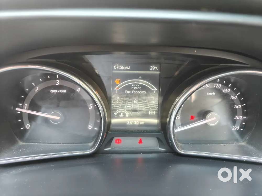 Tata Hexa 2.2 Xe 2018