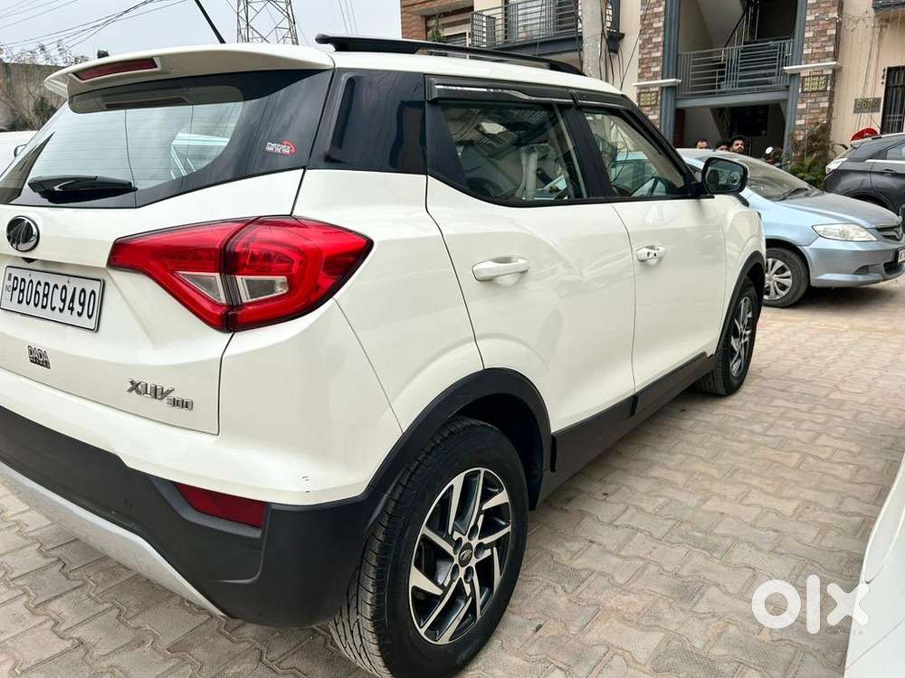 Mahindra Xuv300 2022 Petrol Well Maintained
