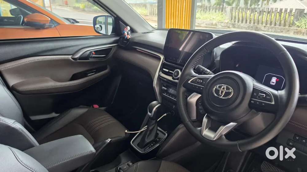 2023 Full Hybrid V Option - Well Maintainedi Ready To Drive.