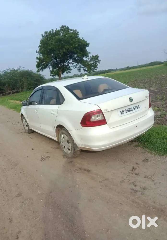 Skoda Rapid Tsi Active 2012