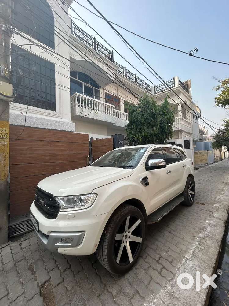 Ford Endevour Top Model  With 22 Inch Alloy Wheels