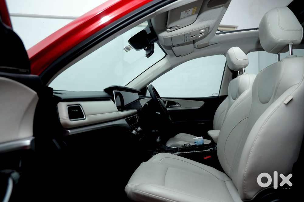 Mahindra Xuv700 2.0 Ax 7 Petrol At Luxury Pack Str, 2022, Petrol