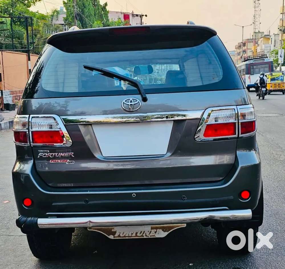 Toyota Fortuner 2010 Diesel Manual Very Less Driven In Mint Condition