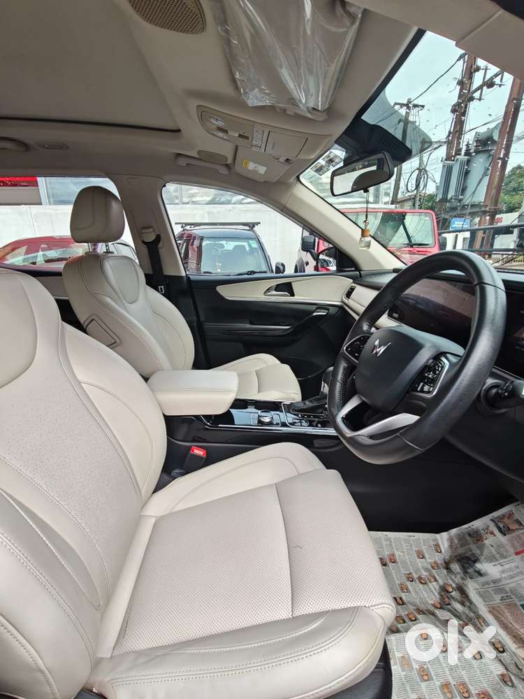 Mahindra Xuv700 2.2 Ax 7 Diesel At Luxury Pack Str, 2022, Diesel