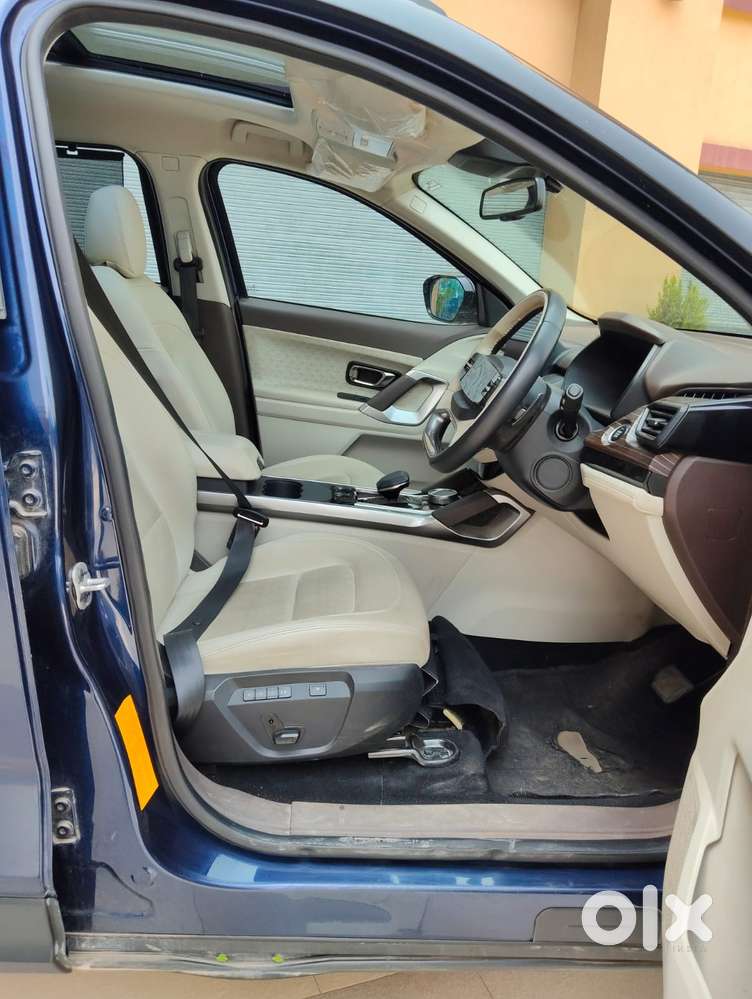 Tata Safari Accomplished Dual Tone At, 2025, Diesel
