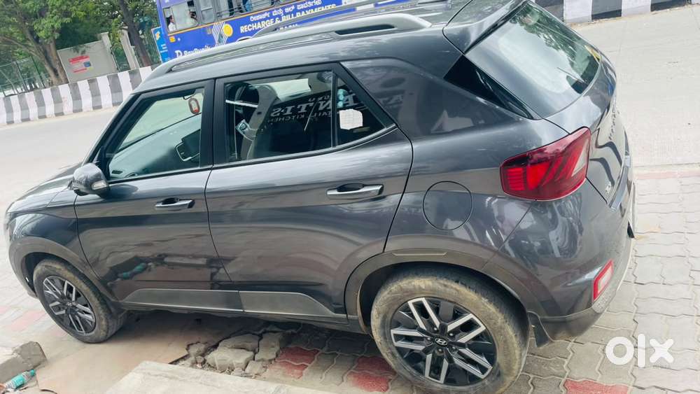 Hyundai Venue, 2022, Petrol