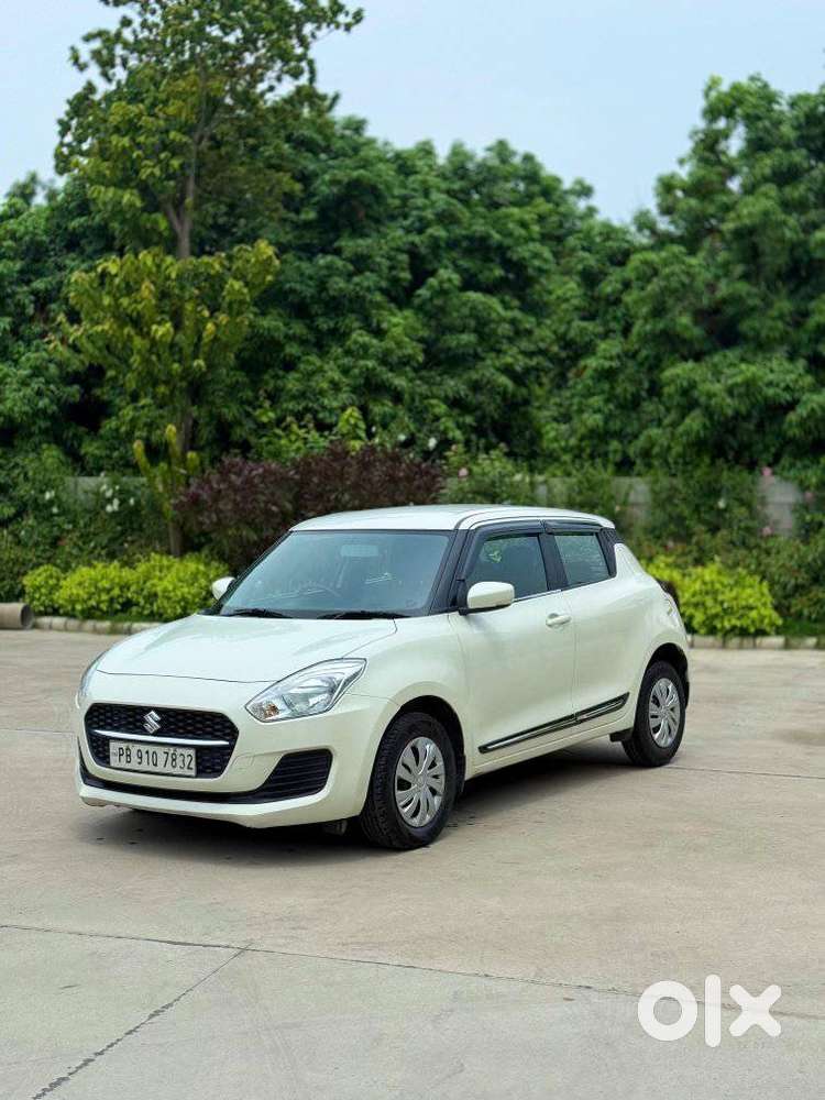 Maruti Suzuki Swift Vxi Optional, 2022, Petrol