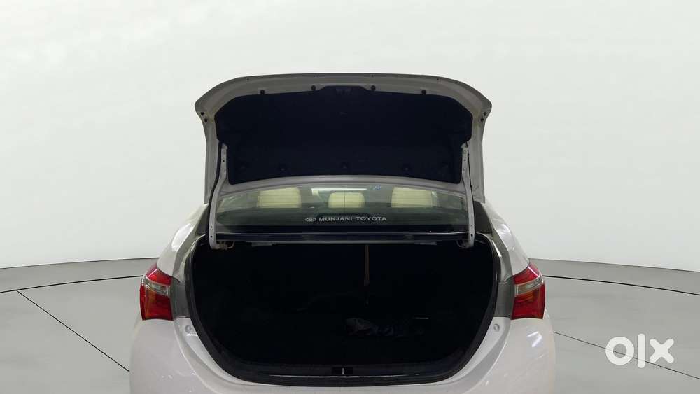 Toyota Corolla Altis 2013-2017 Vl At, 2015, Petrol