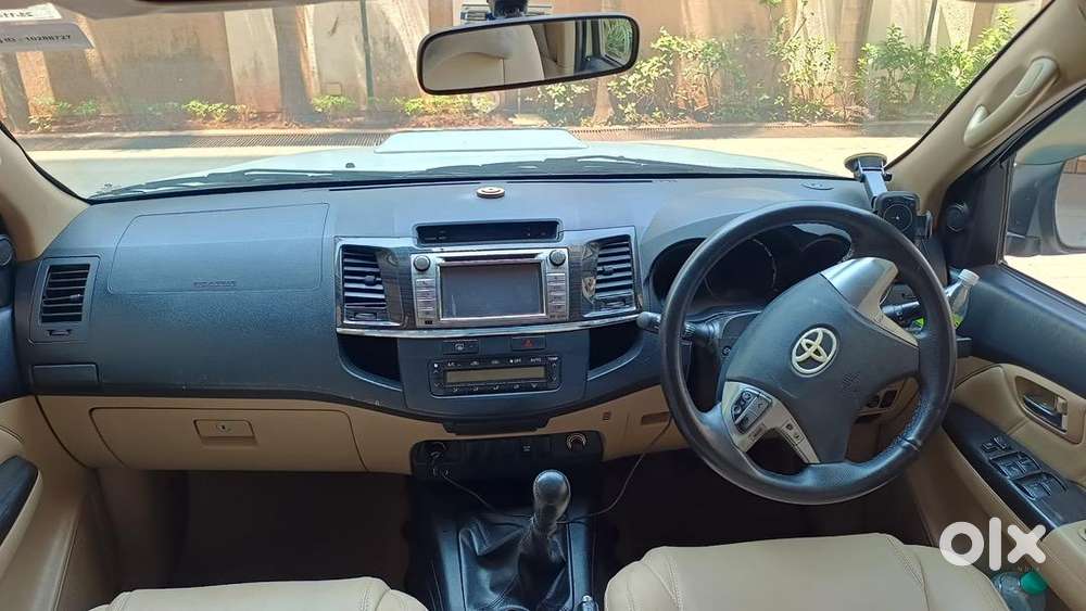 Toyota Fortuner 2014 Diesel 275000 Km Driven