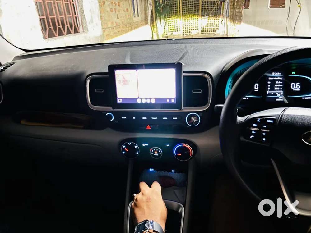Hyundai New Venue 2024 Petrol Well Maintained