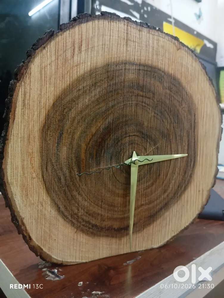 Artistic clock