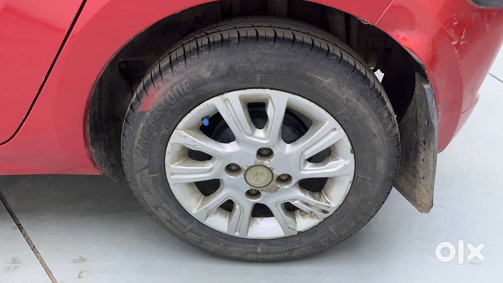 Tata Tiago Xz, 2016, Petrol
