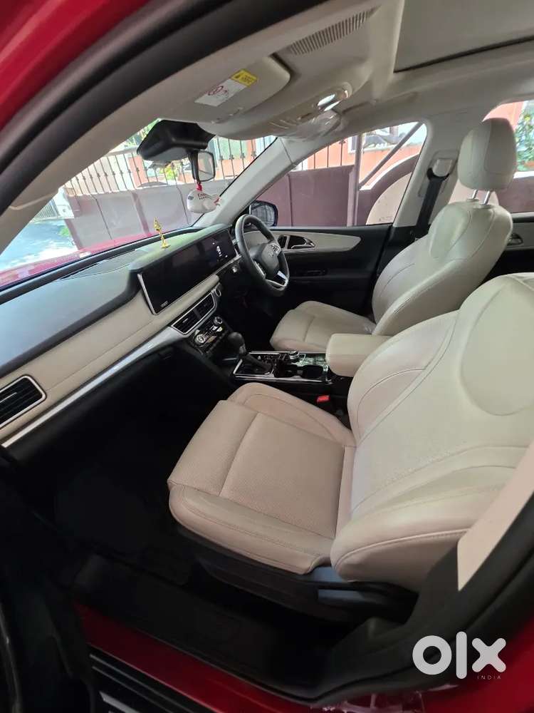 Mahindra Xuv700 7 Seater Only 12000 Km Driven