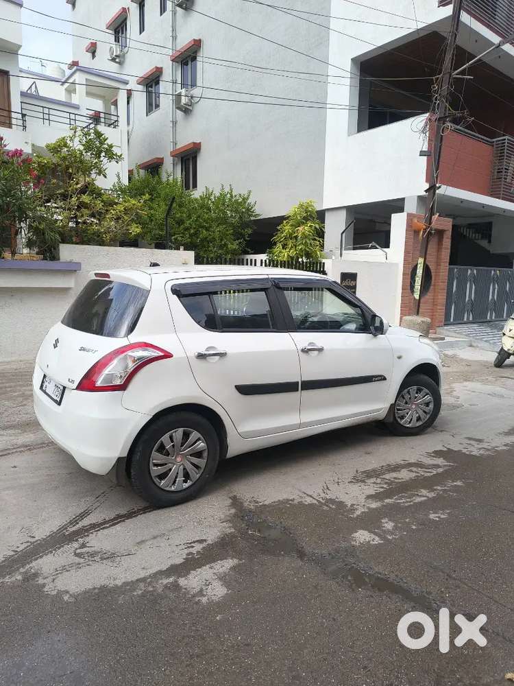 Maruti Suzuki Swift 2013 Cng & Hybrids Well Maintained