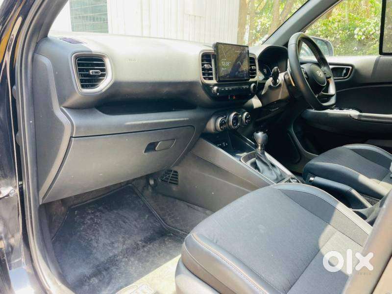 Hyundai Venue Sx(o) 1.0 Turbo Dct Knight Edition, 2024, Petrol