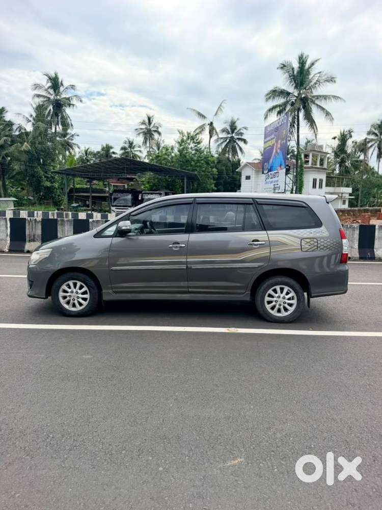 Toyota Innova 2.5 Vx 8 Str Bs-iii, 2012, Diesel
