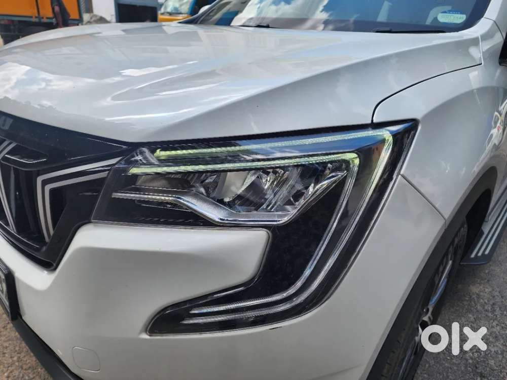 Mahindra Xuv700 2.0 Ax 7 Petrol Mt Str, 2025, Petrol
