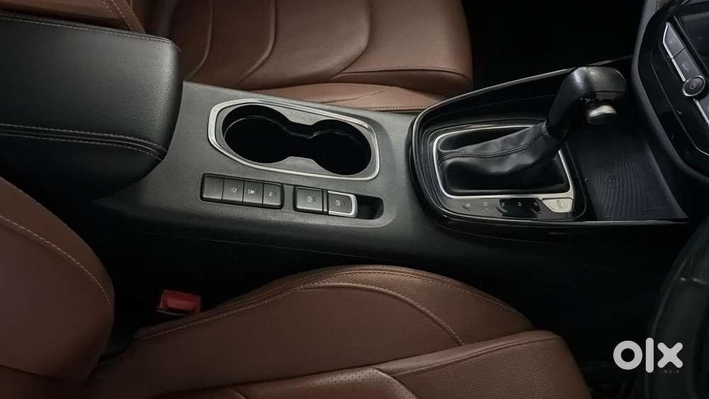 Mg Hector Plus 1.5 Sharp Turbo Cvt 6 Str, 2022, Petrol