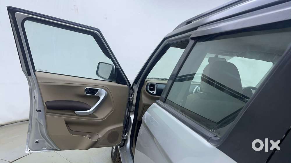 Mahindra Tuv 300 Mhawk100 T8, 2017, Diesel