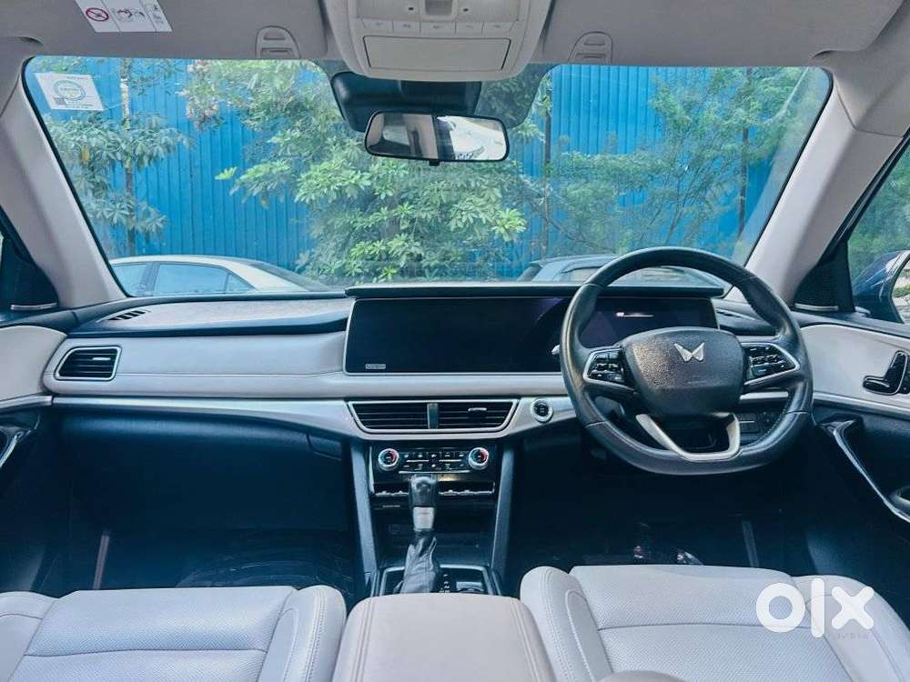 Mahindra Xuv700 2.0 Ax 7 Petrol At Luxury Pack Str, 2022, Petrol
