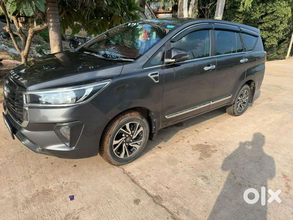 Innova Crysta Auto 2022 Petrol