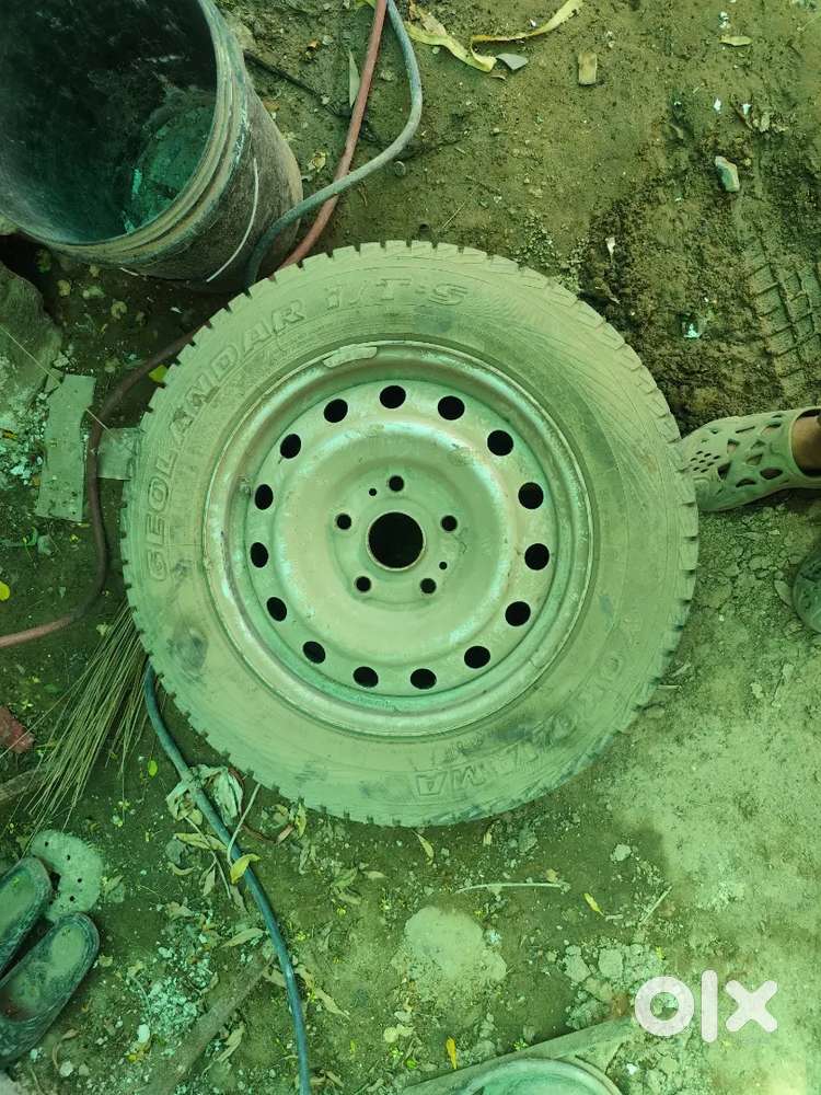 Mahindra Xuv500 Yokohama Tyre With Rim  Single Piece  Good Condition