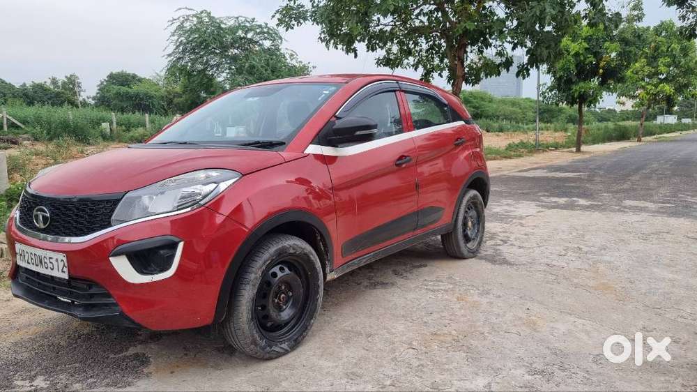 ​2018 Tata Nexon Xm Petrol  1st Owner  Low Kms  Well Maintained