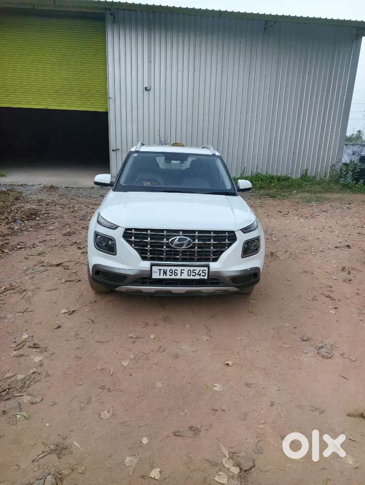 Hyundai Venue 2022 Petrol 86000 Km Driven Top End