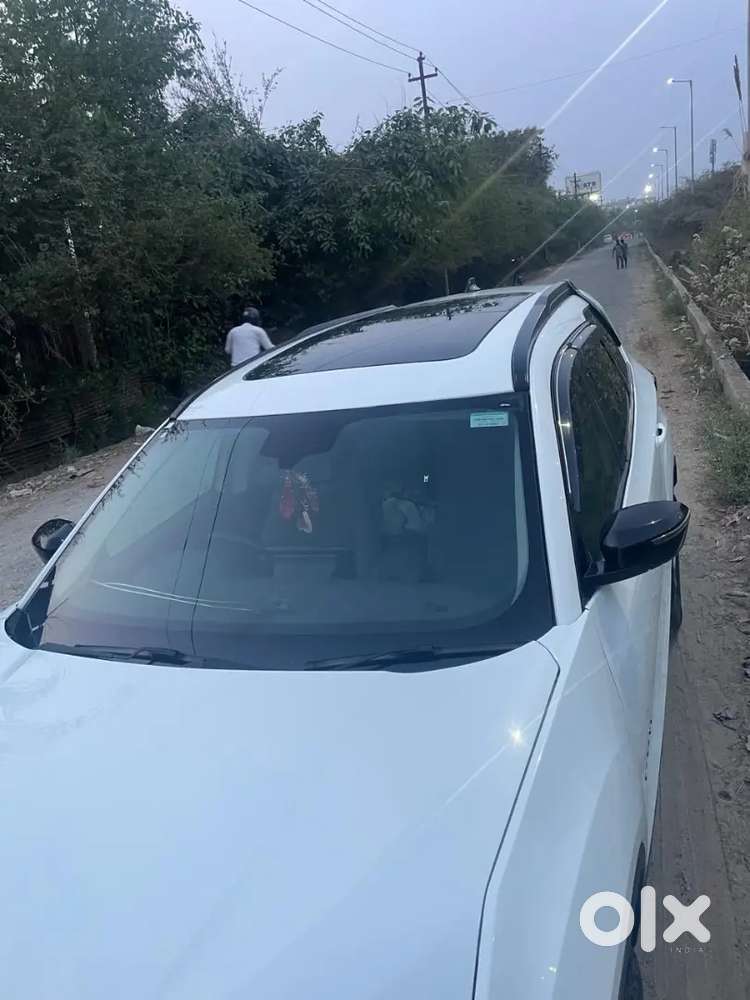 Tata Safari Diesel Automatic With Panaromic Sunroof