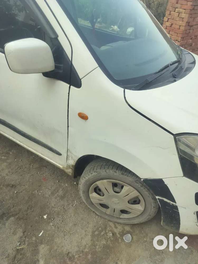 Bilkul Ok Car H Ek Hath Ki Chali Hui Hai
