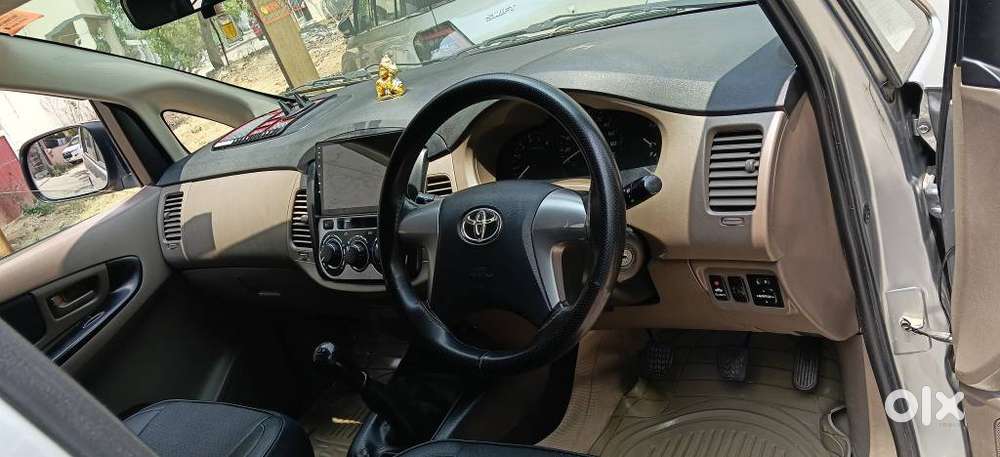 Toyota Innova 2.5 G (diesel) 7 Seater Bs Iv, 2016, Diesel