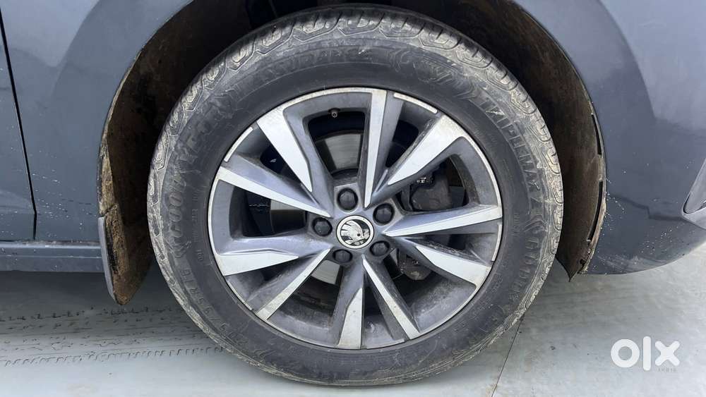 Skoda Slavia Style 1.0l Tsi At, 2022, Petrol
